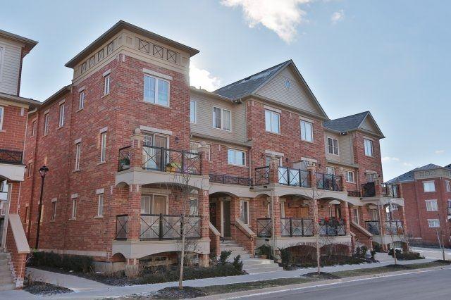 2 - 2464 Post Rd, Townhouse with 2 bedrooms, 2 bathrooms and 1 parking in Oakville ON | Image 1