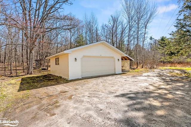 992 Highway 141, House detached with 4 bedrooms, 1 bathrooms and 10 parking in Seguin ON | Image 26