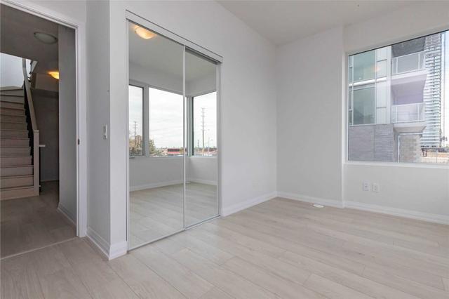 th01 - 7895 Jane Blk 'B' St, Condo with 3 bedrooms, 2 bathrooms and 1 parking in Vaughan ON | Image 11