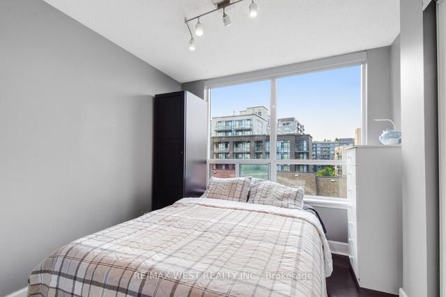 602 - 17 Barberry Pl, Condo with 2 bedrooms, 2 bathrooms and 1 parking in Toronto ON | Image 14