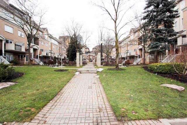 319 Grandview Way, Townhouse with 2 bedrooms, 2 bathrooms and 1 parking in Toronto ON | Image 20