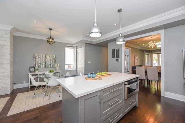 21 Brentwood Rd S, House detached with 3 bedrooms, 4 bathrooms and 3 parking in Toronto ON | Image 4