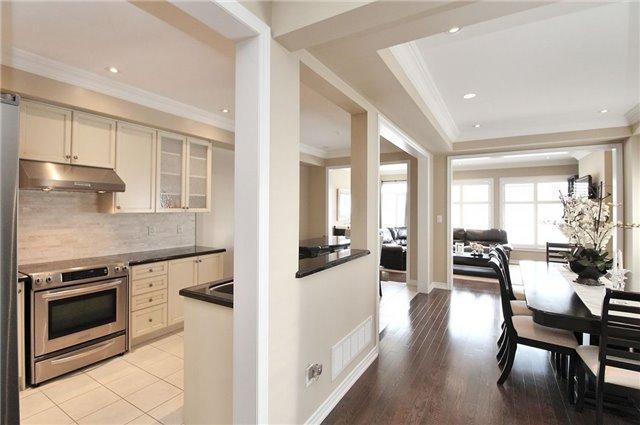 15 Sedgewick Pl, House attached with 3 bedrooms, 3 bathrooms and 2 parking in Vaughan ON | Image 3
