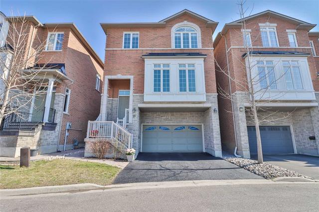 25 Mastwood Cres, House detached with 3 bedrooms, 3 bathrooms and 2 parking in Toronto ON | Image 1