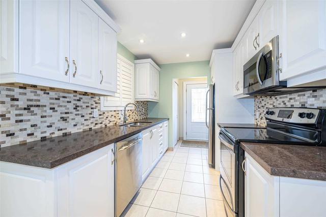 790 Krosno Blvd, House semidetached with 6 bedrooms, 2 bathrooms and 3 parking in Pickering ON | Image 14
