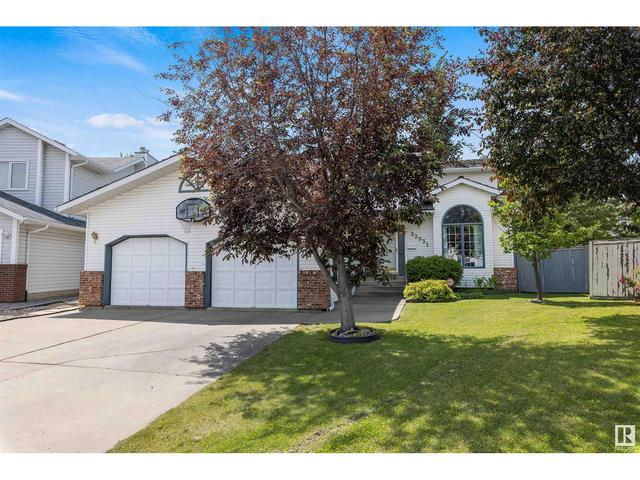 12931 159 Av Nw, House detached with 4 bedrooms, 3 bathrooms and null parking in Edmonton AB | Card Image