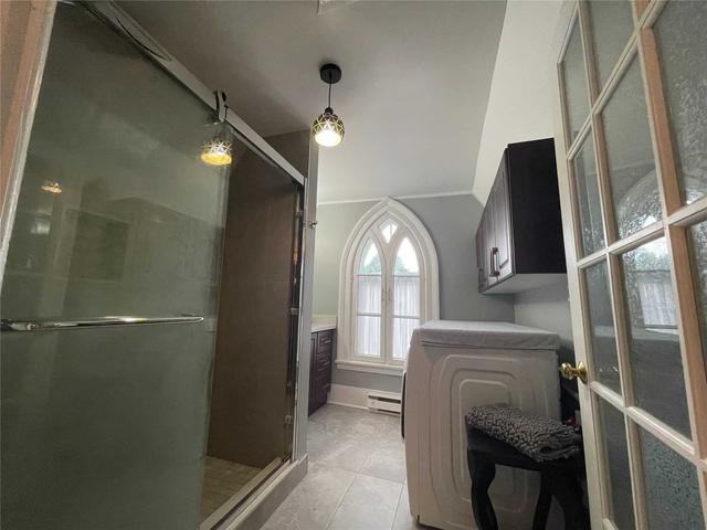 168 Centre St S, House detached with 2 bedrooms, 1 bathrooms and 2 parking in Oshawa ON | Image 3