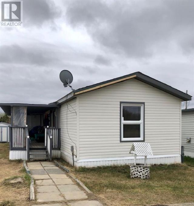 Parkview Village Street, House other with 2 bedrooms, 2 bathrooms and null parking in Beaverlodge AB | Image 1