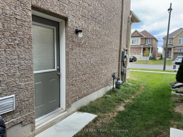 1817 Castlepoint Dr N, House detached with 2 bedrooms, 2 bathrooms and 1 parking in Oshawa ON | Image 7