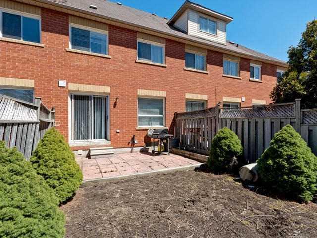 6842 Dillingwood Dr, House attached with 3 bedrooms, 3 bathrooms and 2 parking in Mississauga ON | Image 17