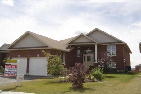 8 Taylor Crt, House detached with 2 bedrooms, 4 bathrooms and 4 parking in Bradford West Gwillimbury ON | Image 1