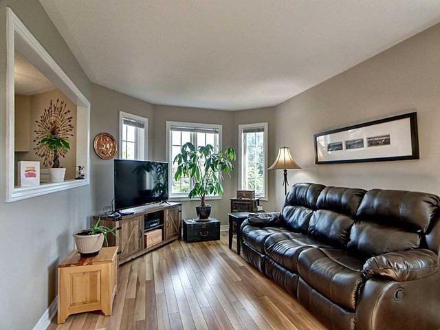 61 Hanmer St, House detached with 3 bedrooms, 2 bathrooms and 4 parking in Barrie ON | Image 13