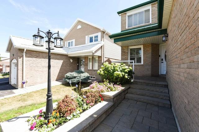 7145 Salme Dr, House detached with 3 bedrooms, 3 bathrooms and 3 parking in Mississauga ON | Image 36
