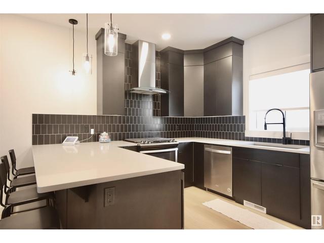 8288 Chappelle Wy Sw Sw, House attached with 3 bedrooms, 2 bathrooms and 4 parking in Edmonton AB | Image 5