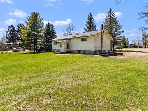 316097 Hwy 6, House detached with 2 bedrooms, 1 bathrooms and 6 parking in Chatsworth ON | Card Image