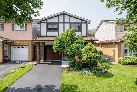 4 Sophia St, House detached with 3 bedrooms, 2 bathrooms and 3 parking in Brampton ON | Card Image