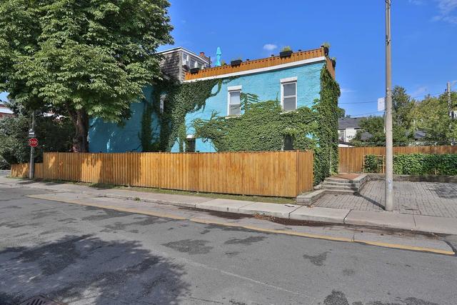 19 Denison Ave, House attached with 5 bedrooms, 2 bathrooms and 1 parking in Toronto ON | Image 21
