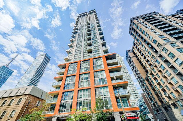 2608 - 126 Simcoe St, Condo with 3 bedrooms, 2 bathrooms and 1 parking in Toronto ON | Image 1