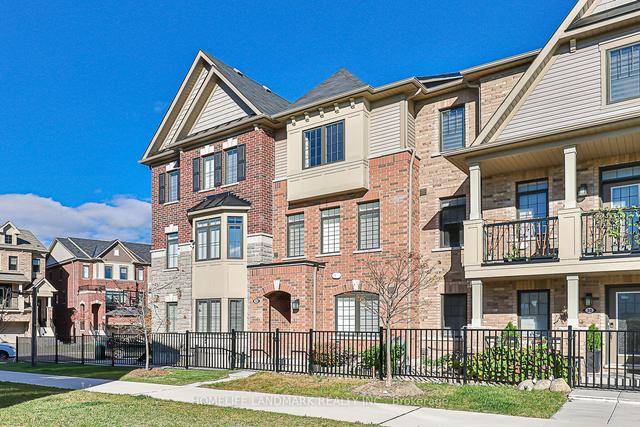 32 Cafaro Lane, House attached with 3 bedrooms, 3 bathrooms and 2 parking in Markham ON | Image 1