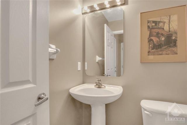 3 Kincardine Drive, Townhouse with 3 bedrooms, 2 bathrooms and 3 parking in Ottawa ON | Image 2