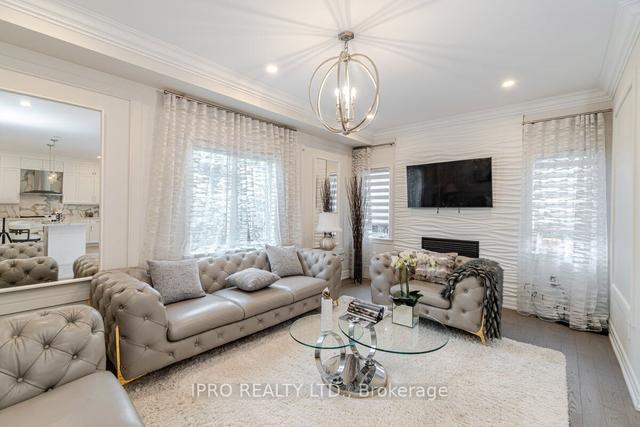 162 Corner Brook Cres, House detached with 4 bedrooms, 4 bathrooms and 6 parking in Vaughan ON | Image 9