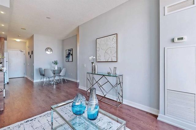 2706 - 121 Mcmahon Dr, Condo with 1 bedrooms, 1 bathrooms and 0 parking in Toronto ON | Image 2