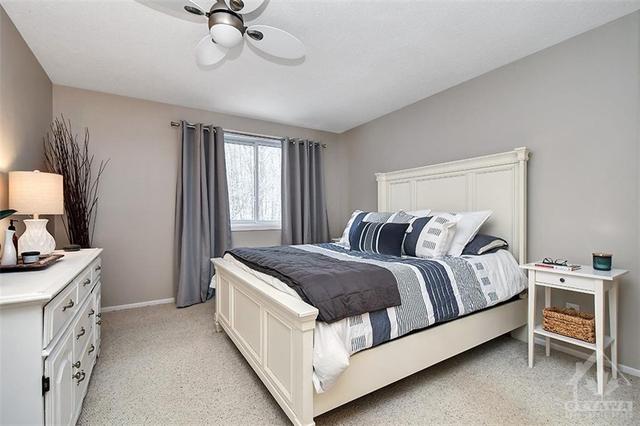 54 Tedwyn Drive, Townhouse with 3 bedrooms, 2 bathrooms and 3 parking in Ottawa ON | Image 20