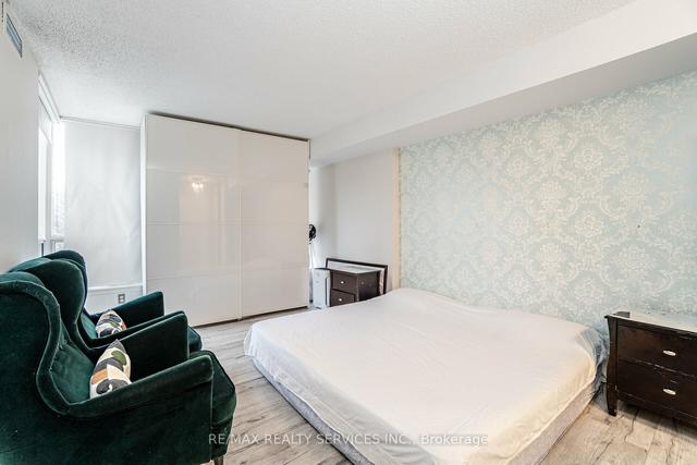 412 - 10 Laurelcrest St, Condo with 2 bedrooms, 2 bathrooms and 2 parking in Brampton ON | Image 7