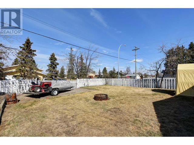 9604 82 Street, House detached with 3 bedrooms, 2 bathrooms and null parking in Fort St. John BC | Image 29
