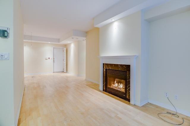 360 - 32 Stadium Rd, Townhouse with 2 bedrooms, 2 bathrooms and 1 parking in Toronto ON | Image 8
