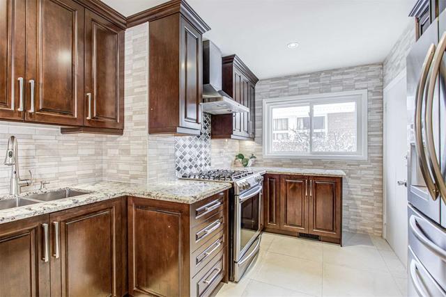 157 Cottonwood Dr, House detached with 5 bedrooms, 3 bathrooms and 8 parking in Toronto ON | Image 7