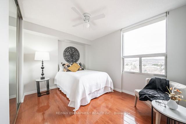 1602 - 2055 Upper Middle Rd, Condo with 3 bedrooms, 2 bathrooms and 1 parking in Burlington ON | Image 10