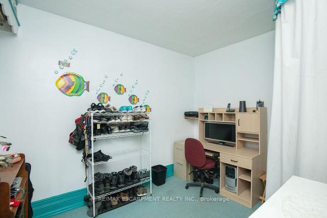 356 Hunter St W, House detached with 3 bedrooms, 2 bathrooms and 2 parking in Hamilton ON | Image 2