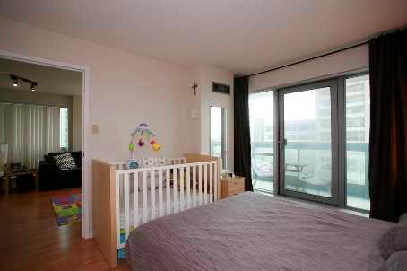 503 - 10 Queens Quay St W, Condo with 1 bedrooms, 1 bathrooms and 1 parking in Toronto ON | Image 5