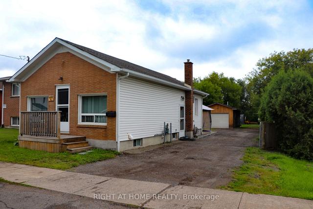 609a Douglas St, House detached with 2 bedrooms, 2 bathrooms and 5 parking in Sault Ste. Marie ON | Image 9