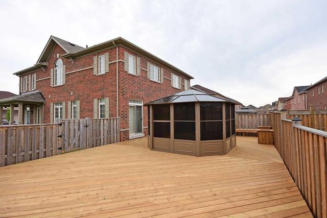 867 Oasis Dr, House semidetached with 3 bedrooms, 3 bathrooms and 1 parking in Mississauga ON | Image 20