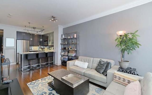 1013 - 438 King St, Condo with 1 bedrooms, 2 bathrooms and 1 parking in Toronto ON | Image 2