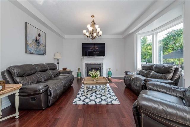 19 Thrushwood Dr, House detached with 4 bedrooms, 3 bathrooms and 6 parking in Barrie ON | Image 5
