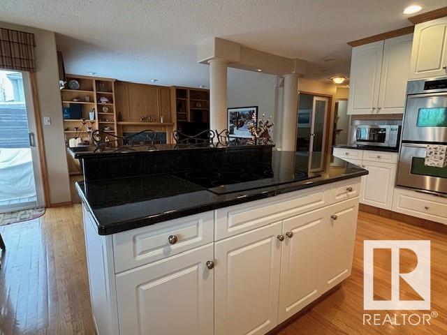 755 Wells Wd Nw, House detached with 4 bedrooms, 3 bathrooms and 4 parking in Edmonton AB | Image 11