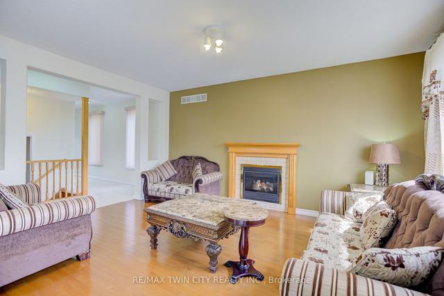 106 Country Clair St, House detached with 3 bedrooms, 4 bathrooms and 4 parking in Kitchener ON | Image 38