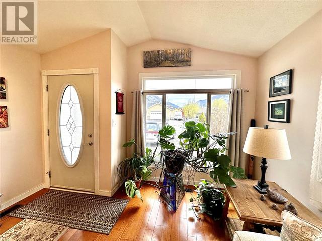 521 - 10th Avenue Unit# 1, House detached with 2 bedrooms, 2 bathrooms and 6 parking in Keremeos BC | Image 5
