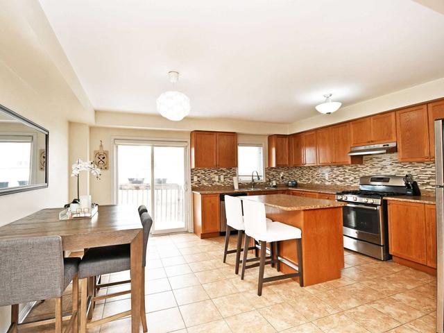 793 Candlestick Circ, House attached with 3 bedrooms, 4 bathrooms and 2 parking in Mississauga ON | Image 5