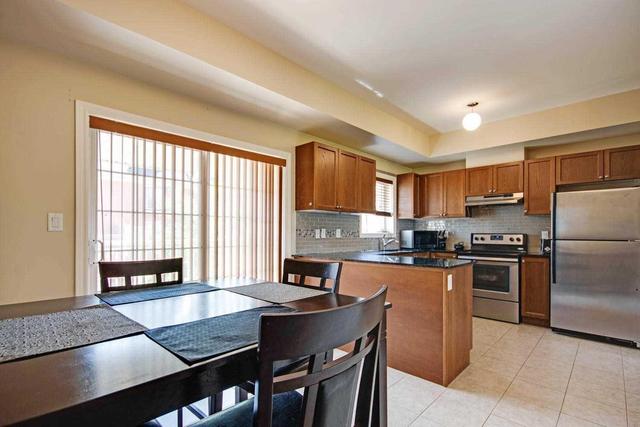 3 - 2530 Countryside Dr, Townhouse with 3 bedrooms, 3 bathrooms and 1 parking in Brampton ON | Image 8