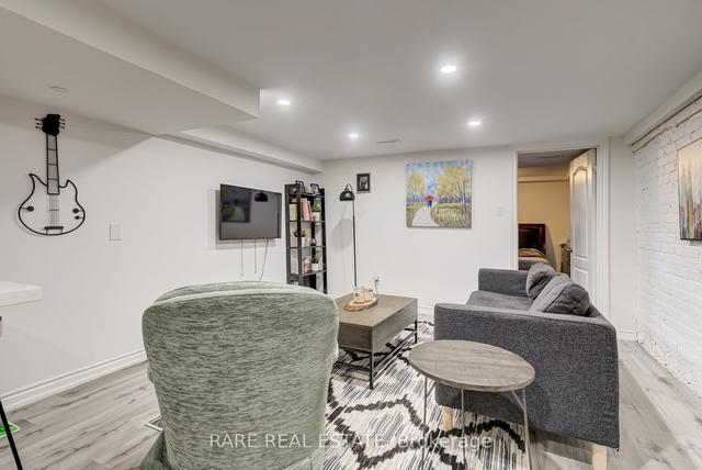 89 Palmerston Ave, House semidetached with 2 bedrooms, 3 bathrooms and 1 parking in Toronto ON | Image 20