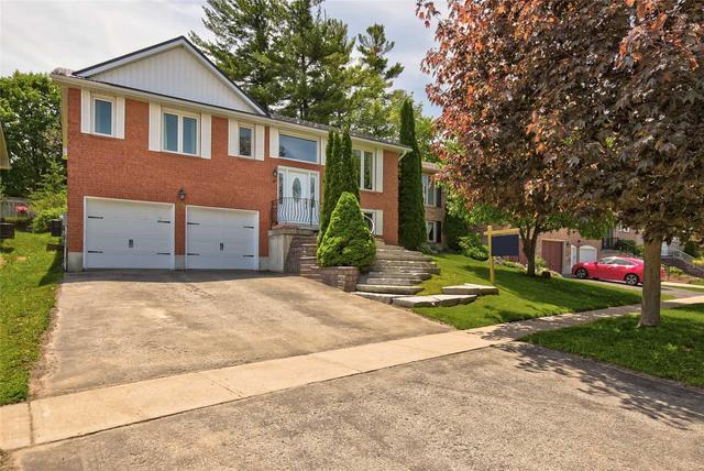 49 Florence Park Rd, House detached with 2 bedrooms, 2 bathrooms and 4 parking in Barrie ON | Image 1
