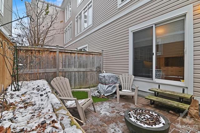 1133 Rockingham Avenue, Townhouse with 2 bedrooms, 3 bathrooms and 2 parking in Ottawa ON | Image 28