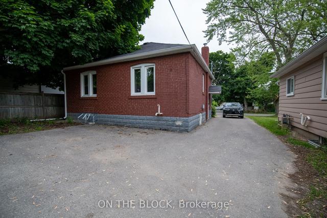 174 Gibbons St, House detached with 2 bedrooms, 1 bathrooms and 2 parking in Oshawa ON | Image 19