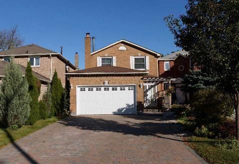 10 Scarbell Dr, House detached with 4 bedrooms, 4 bathrooms and 4 parking in Toronto ON | Image 1
