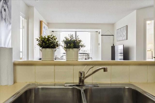 901 - 1700 Eglinton Ave E, Condo with 2 bedrooms, 2 bathrooms and 1 parking in Toronto ON | Image 4
