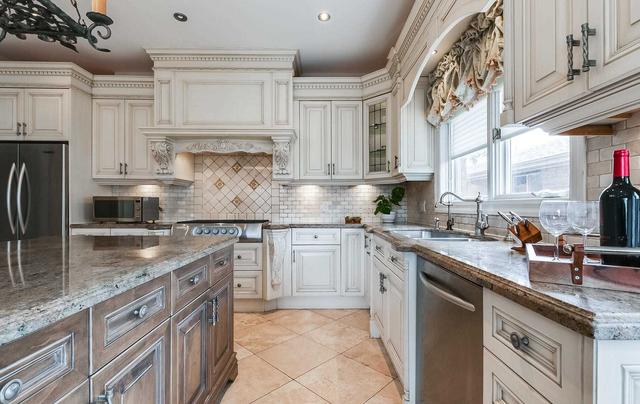 238 Horsham Ave, House detached with 4 bedrooms, 6 bathrooms and 6 parking in Toronto ON | Image 11